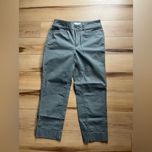 NWOT~ LOFT Cropped Chino